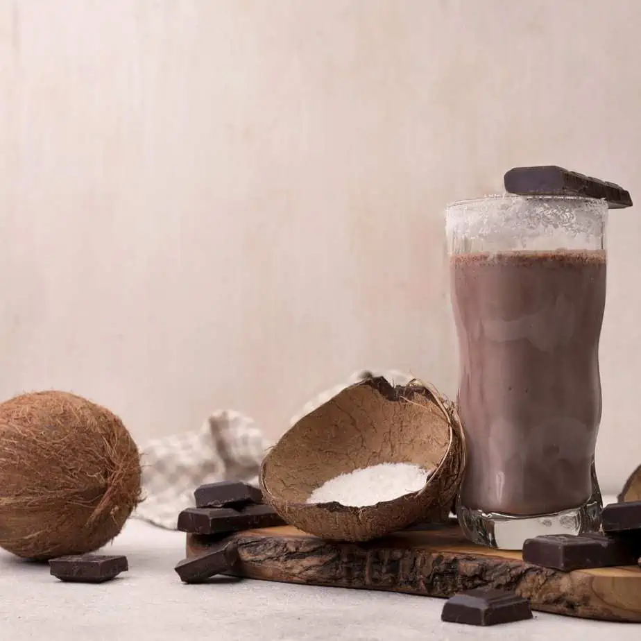 EYN Nutritionist Delicious raw cacao healthy milkshake 750 1085 1 14