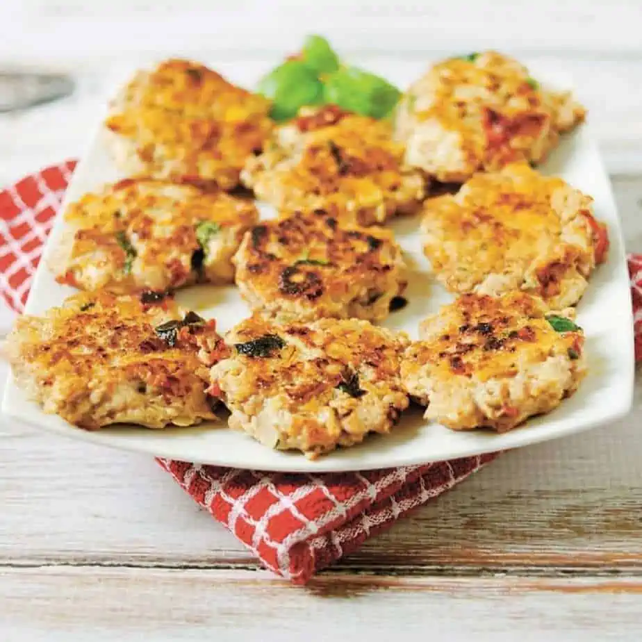 EYN Nutritionist Sun dried tomato chicken slider recipe 750 1085 1 8