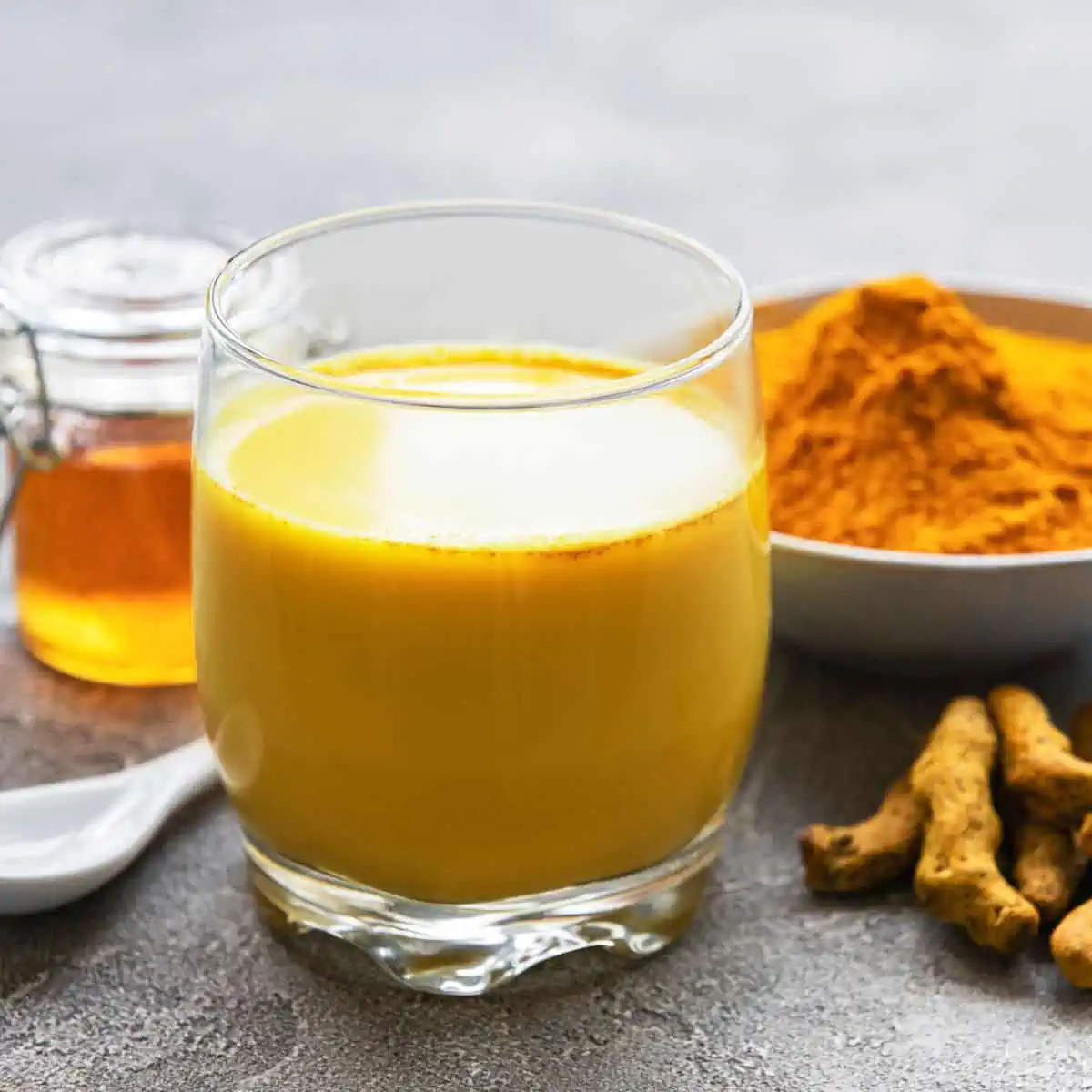 Bedtime latte made with saffron and turmeric.