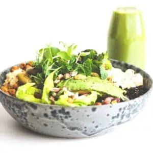 Buddha Bowl Mediterranean Style - How to Make a Healthy Version