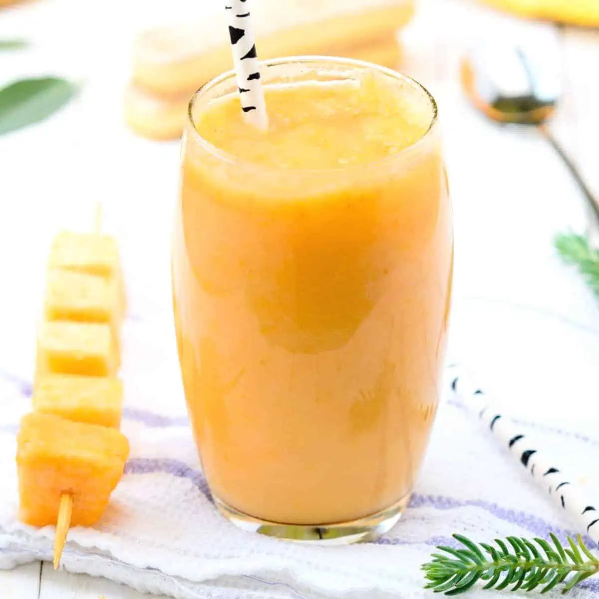 How to Make Bugs Bunny Carrot Juice Immune Boosting Smoothie 1