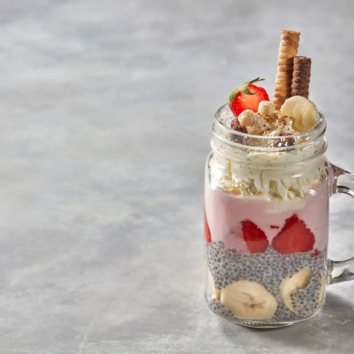 chia banana pudding with strawberry