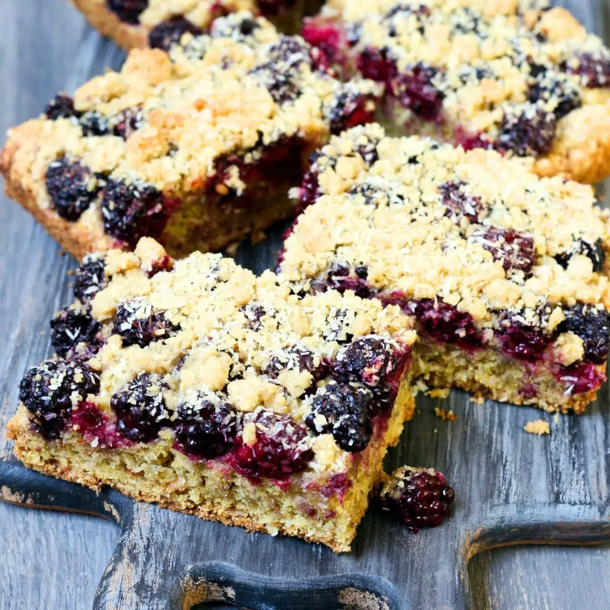 blackberry oat squares bars