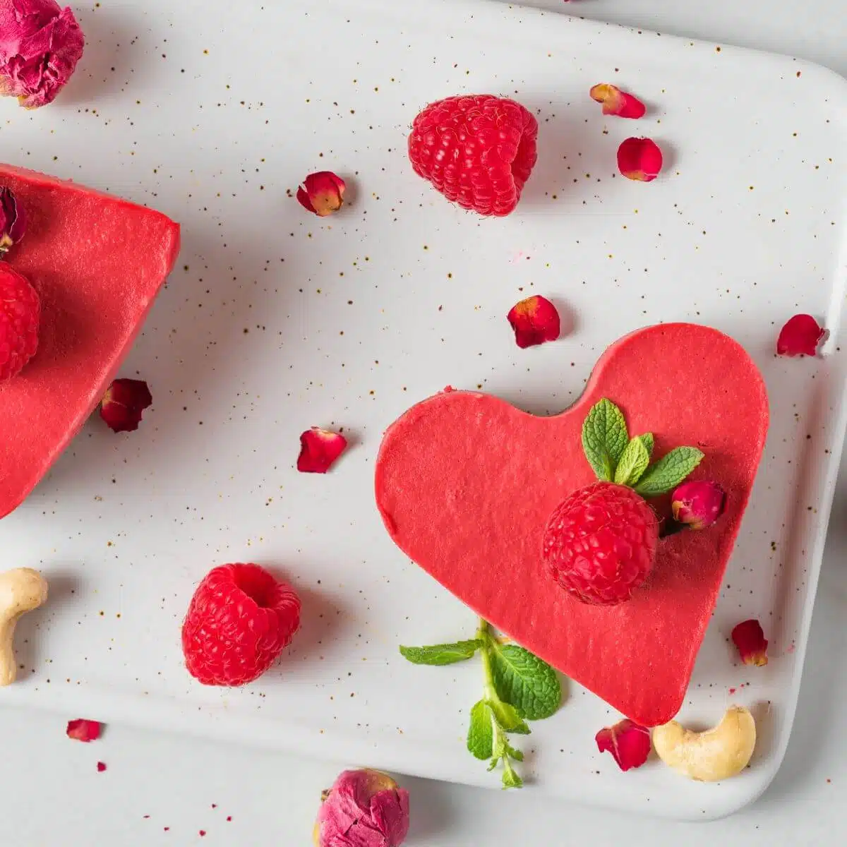 Best raw vegan raspberry cheesecake