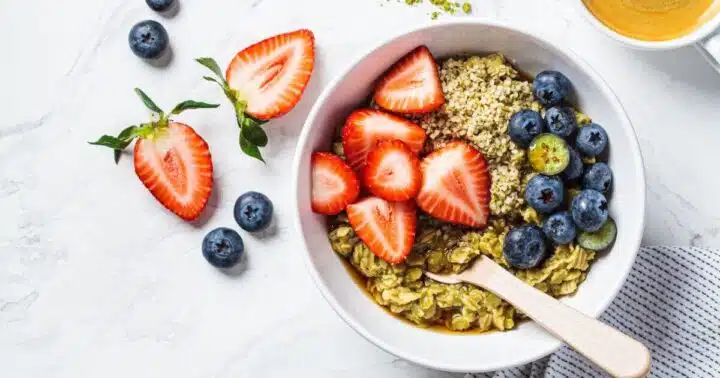 Mixed Berries Matcha Overnight Oats Oatmeal