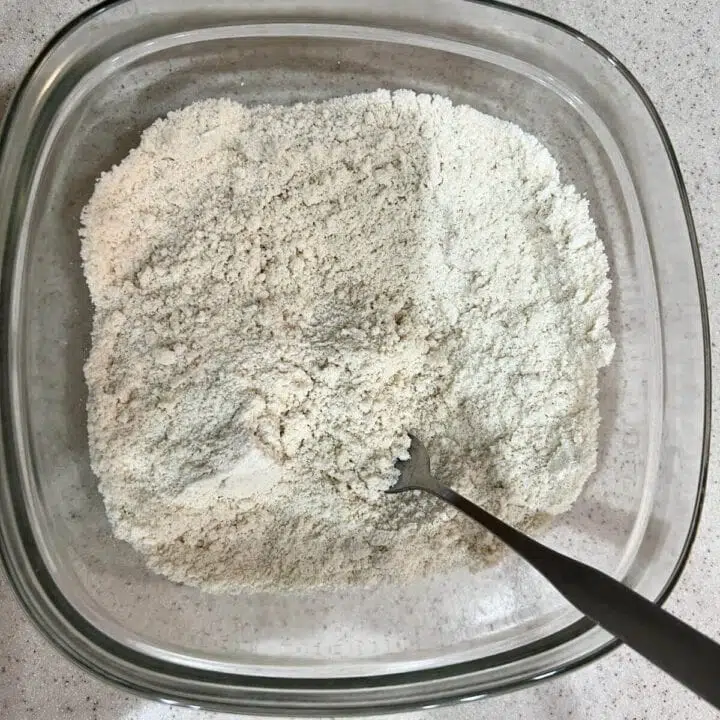 prepare the dry ingredients.